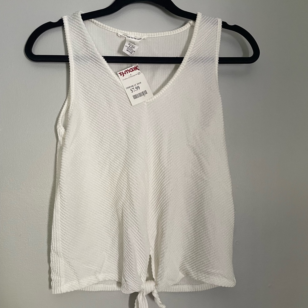 Women’s T.J.Maxx cream colored medium tank top with a tie at the front